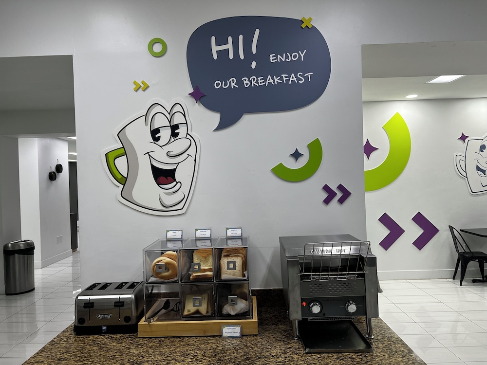 Baymont by Wyndham Jacksonville Airport - photo 22