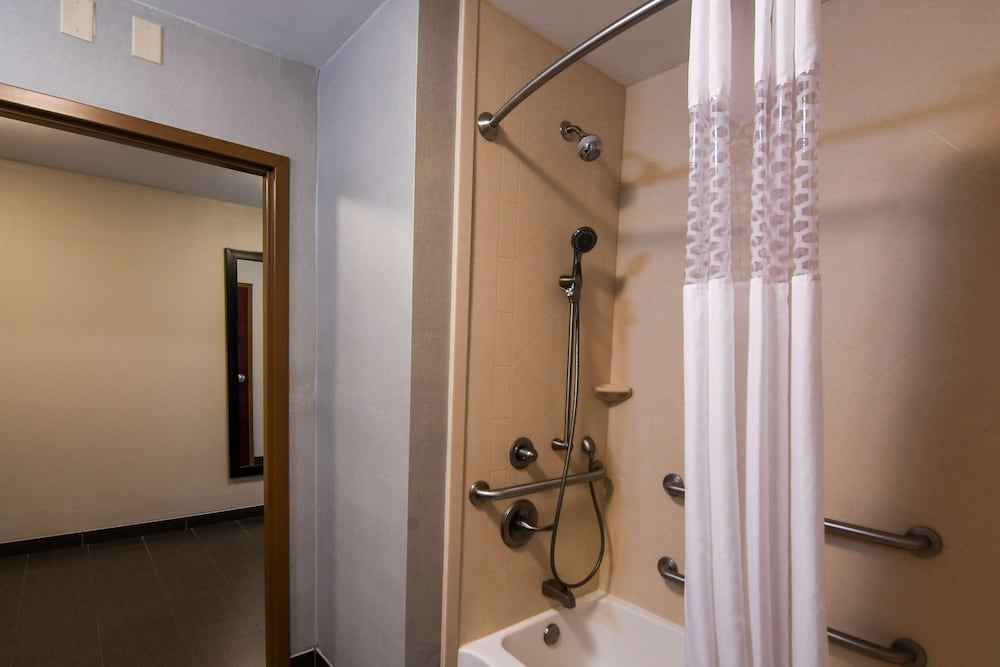 Hampton Inn Foley - photo 48