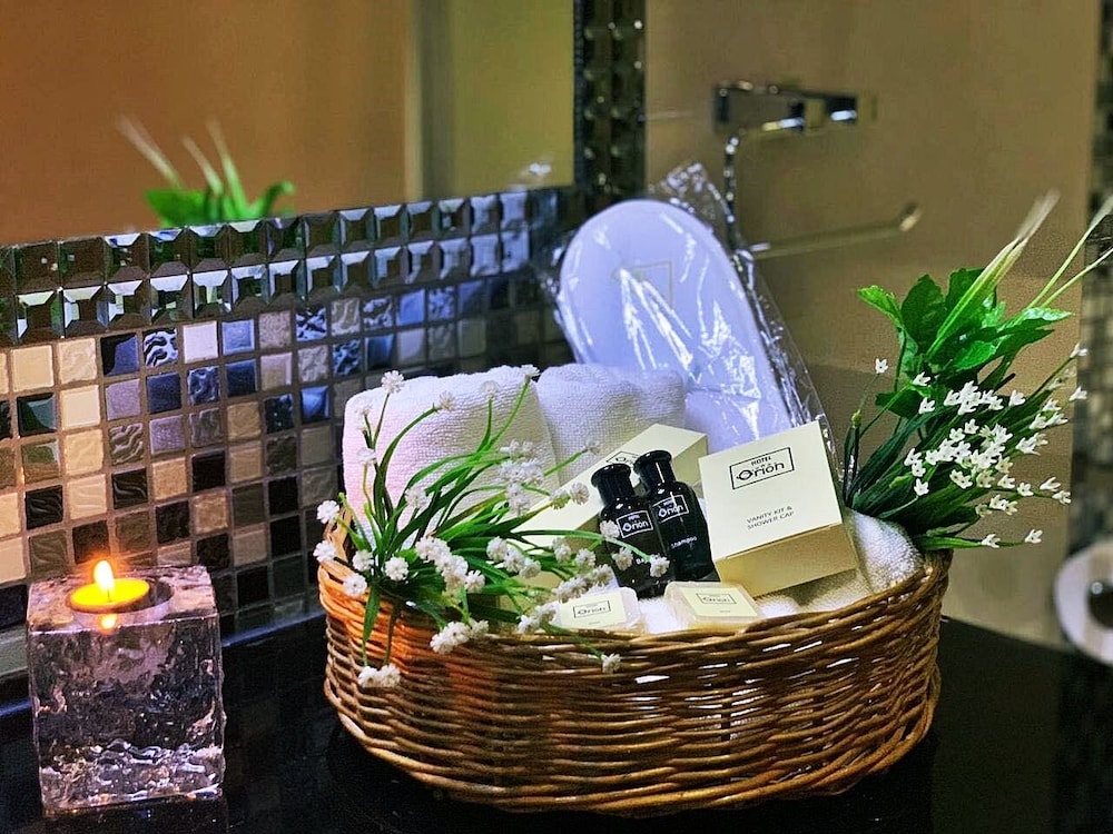 Bathroom amenities
