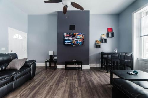 Massive Home GroupStay Parking & Location — 4-Star Luxury Hotel in Pittsburgh, United States