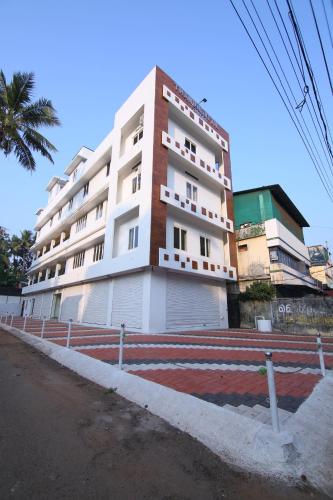 Thanungattil Towers — hotel in Changanacheri