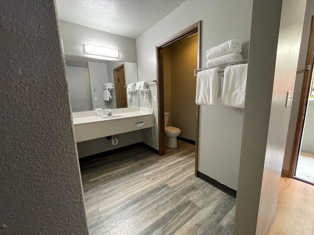 Sunnyside Inn & Suites - photo 70