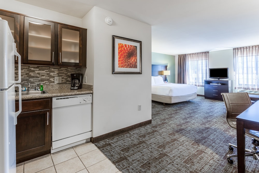 Staybridge Suites Davenport by IHG - photo 13