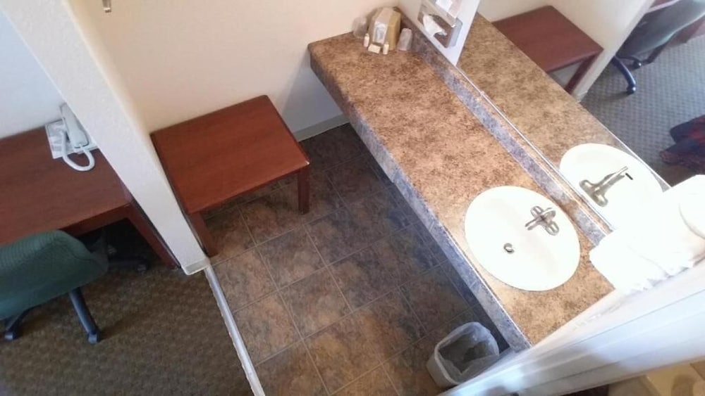 Riverside Inn - photo 15