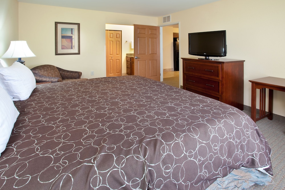 Staybridge Suites Elkhart North - photo 7