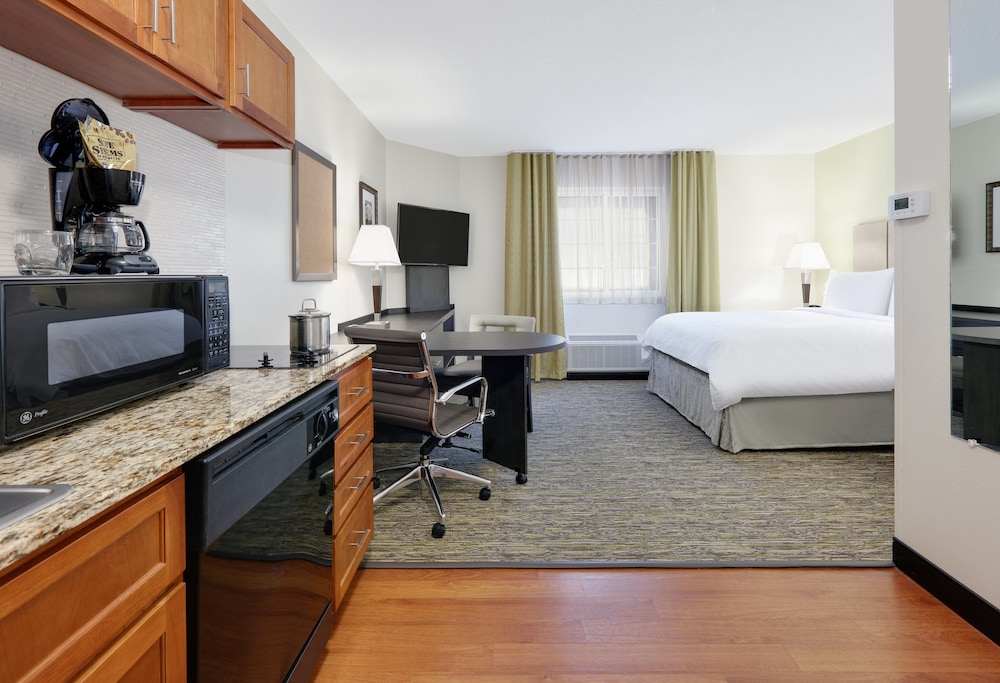 Candlewood Suites Salina an IHG Hotel - photo 3