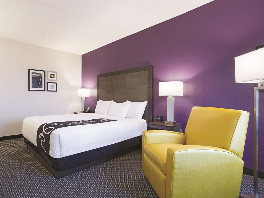 La Quinta Inn & Suites by Wyndham Myrtle Beach N Kings Hwy - photo 33