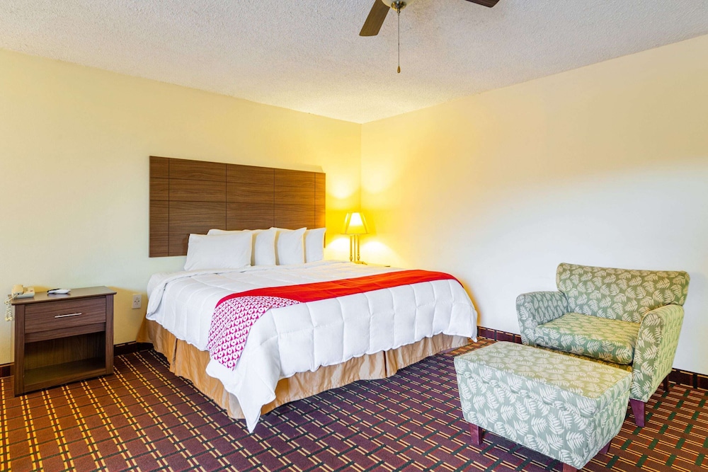 Days Inn by Wyndham Atmore - photo 20