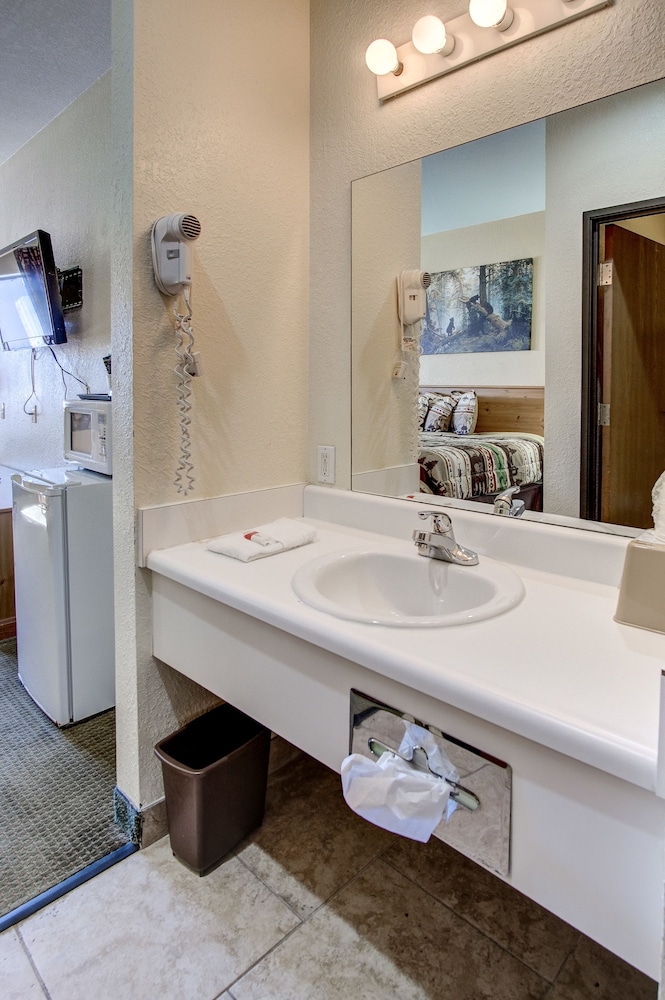 Booneslick Lodge of Neosho - photo 41