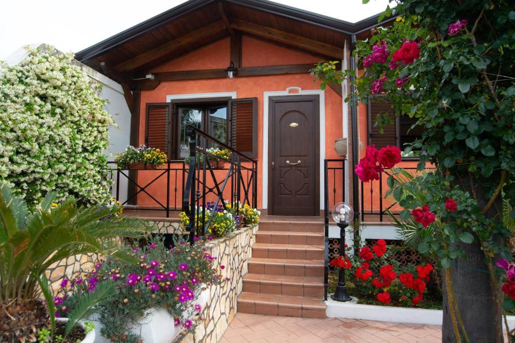 Hotel 2000 - carbon neutral hotel in Giugliano In Campania