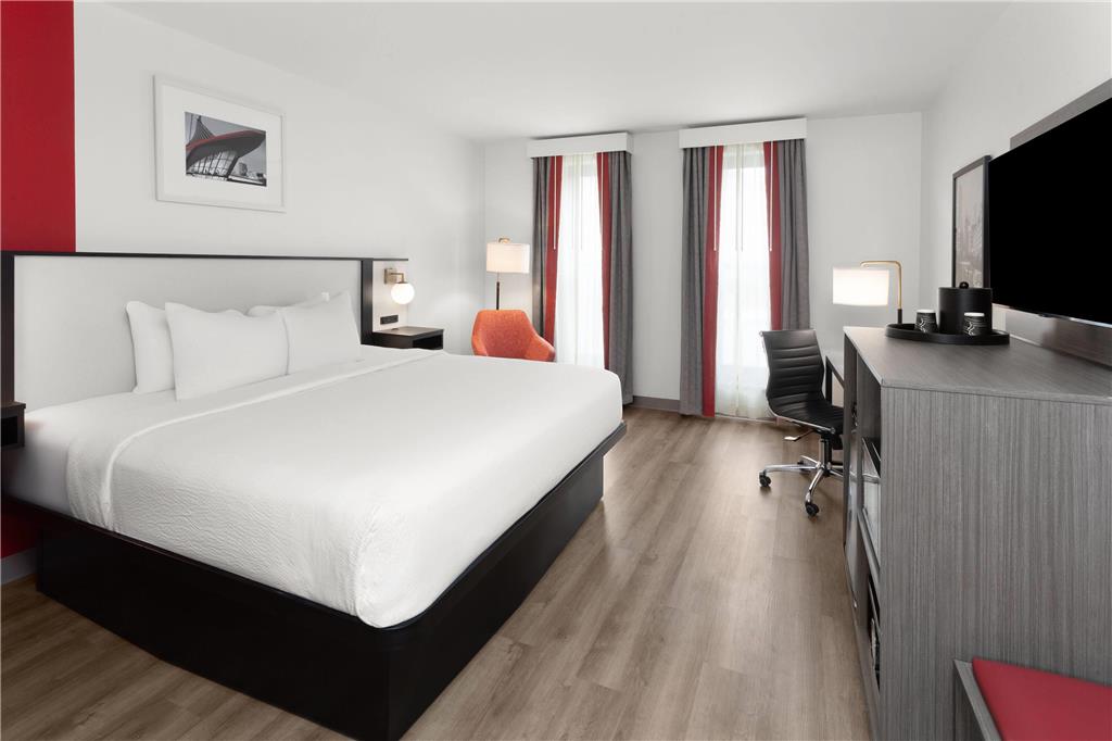 Ramada by Wyndham Milwaukee - photo 12