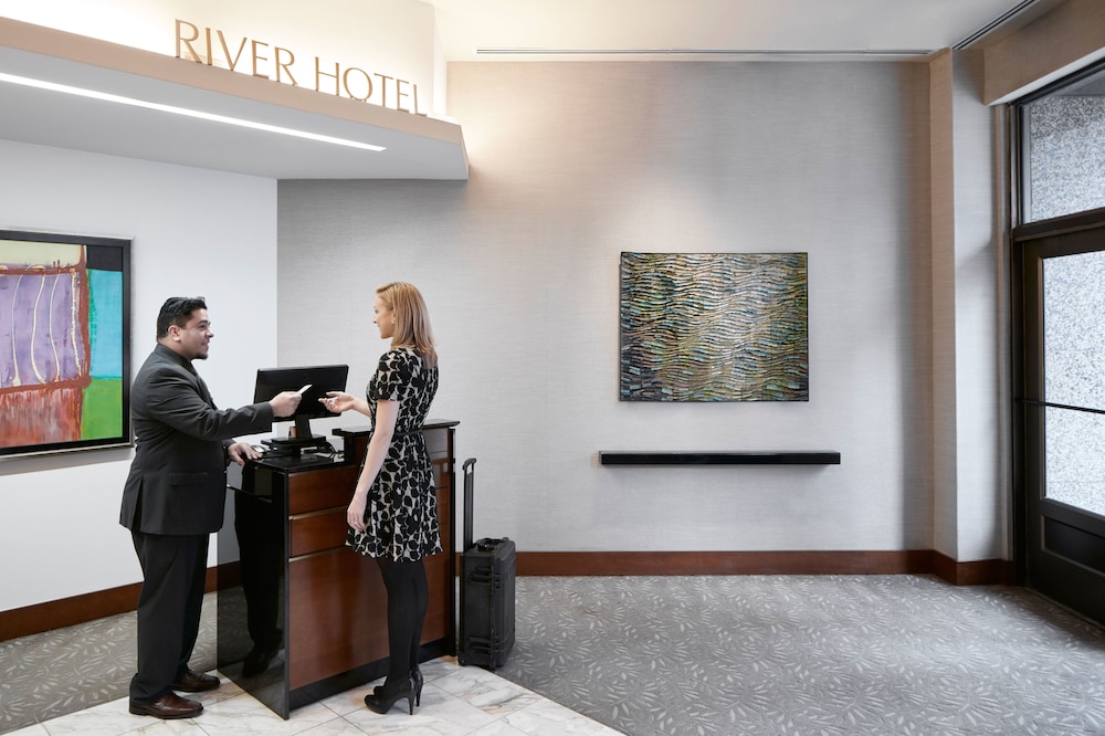 River Hotel - photo 6