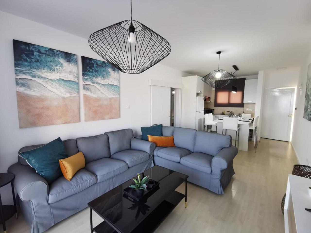 COSea Living: Seaside Two Bedroom Flat in Harbour 106
