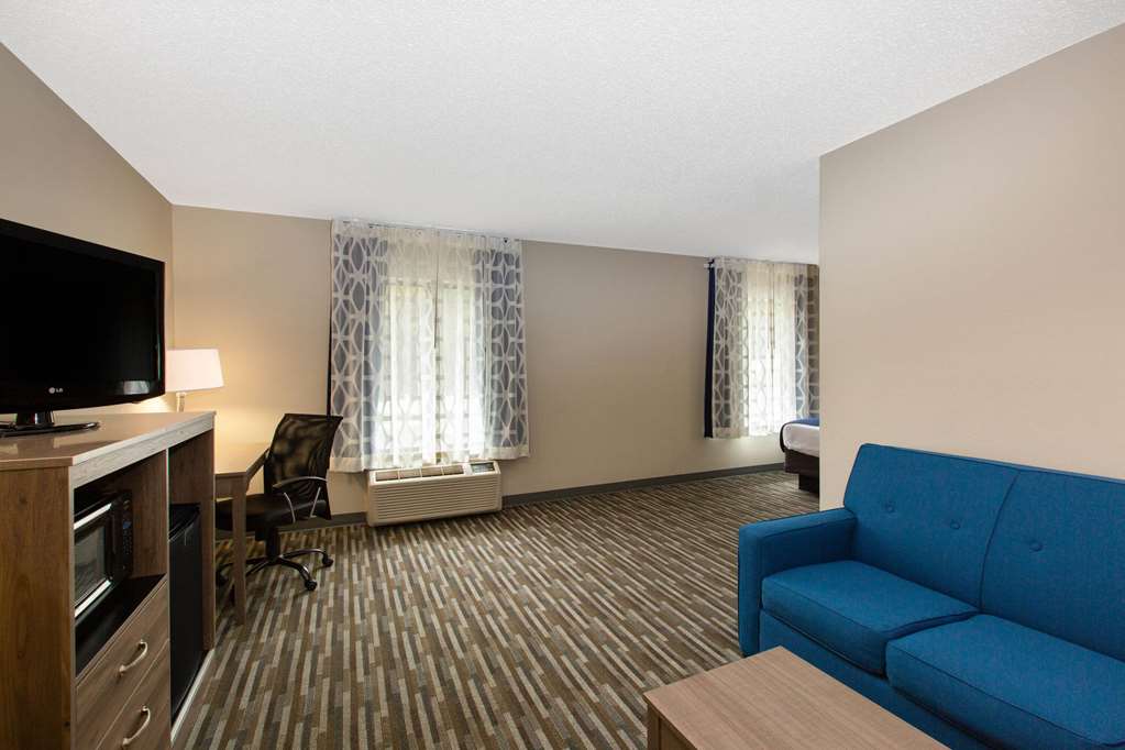 Days Inn & Suites by Wyndham Wisconsin Dells - photo 20
