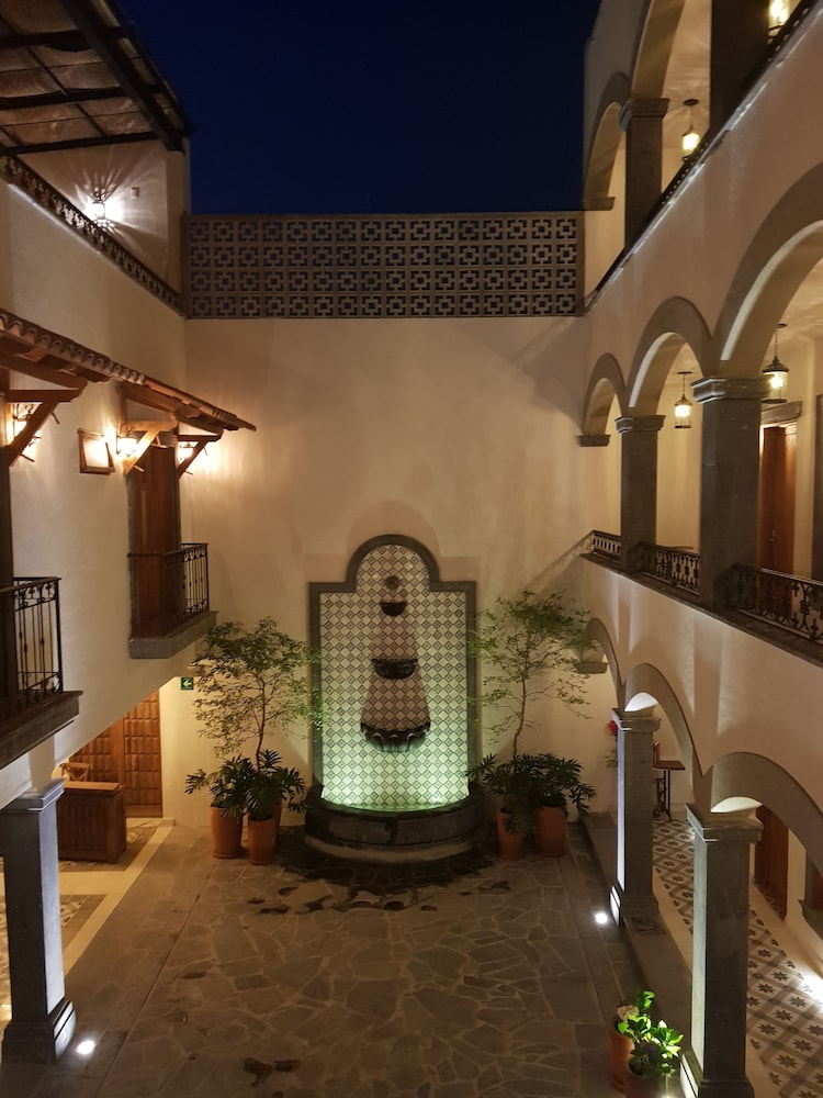 Hotel Puerta San Pedro in Tlaquepaque, Mexico