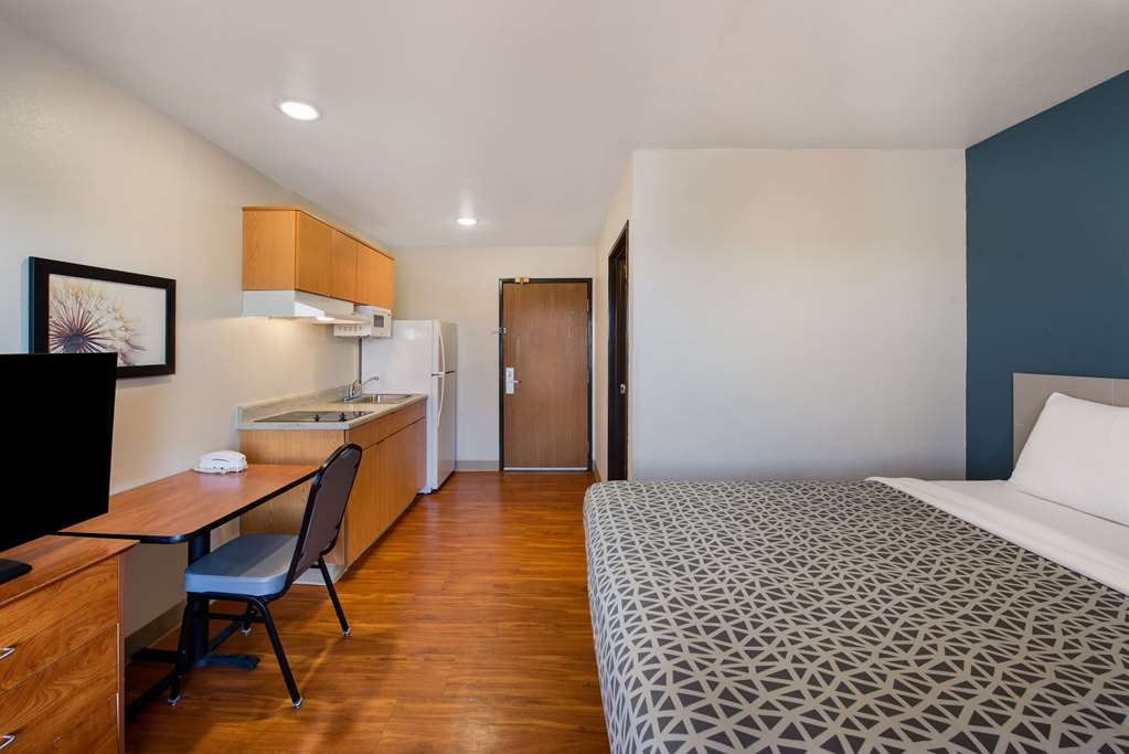 WoodSpring Suites Columbus Southeast - photo 12