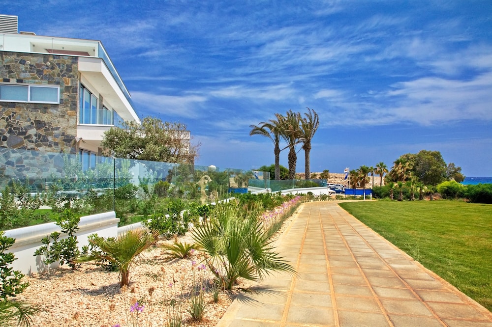 Pearl Beachfront Villa — 4-Star Luxury Hotel in Ayia Napa, Cyprus