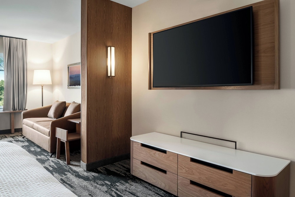 Fairfield Inn & Suites by Marriott Milwaukee West - photo 10