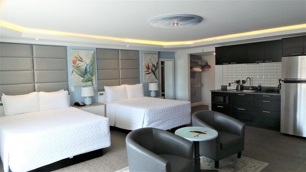 Island House Hotel - photo 13