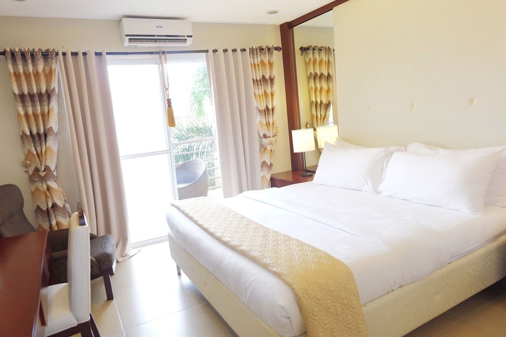 CML Beach Resort & Water Park — Lemery — photo 5
