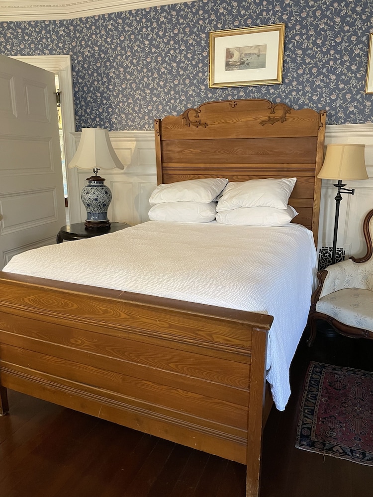 Moseley Cottage Inn & Town Motel - photo 35