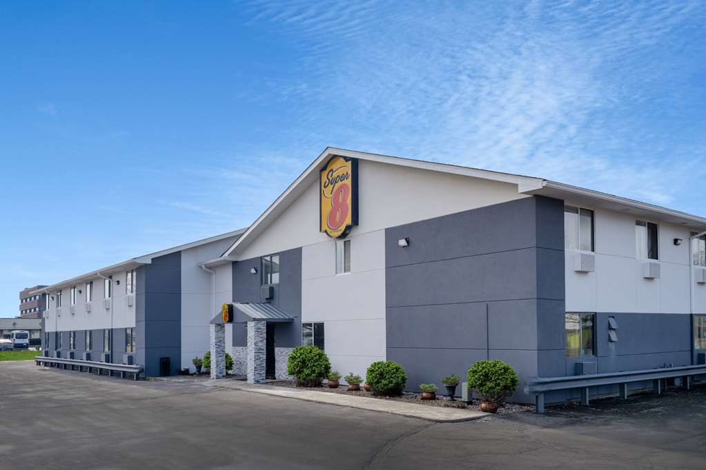 Super 8 by Wyndham Merrillville - photo 4