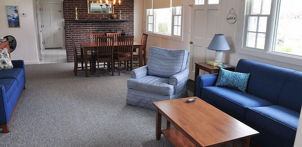 Brant Point Courtyard - photo 17