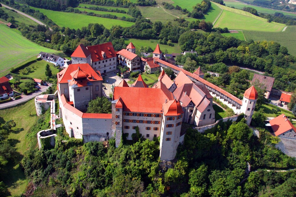 Schlosshotel Harburg — hotel in Harburg
