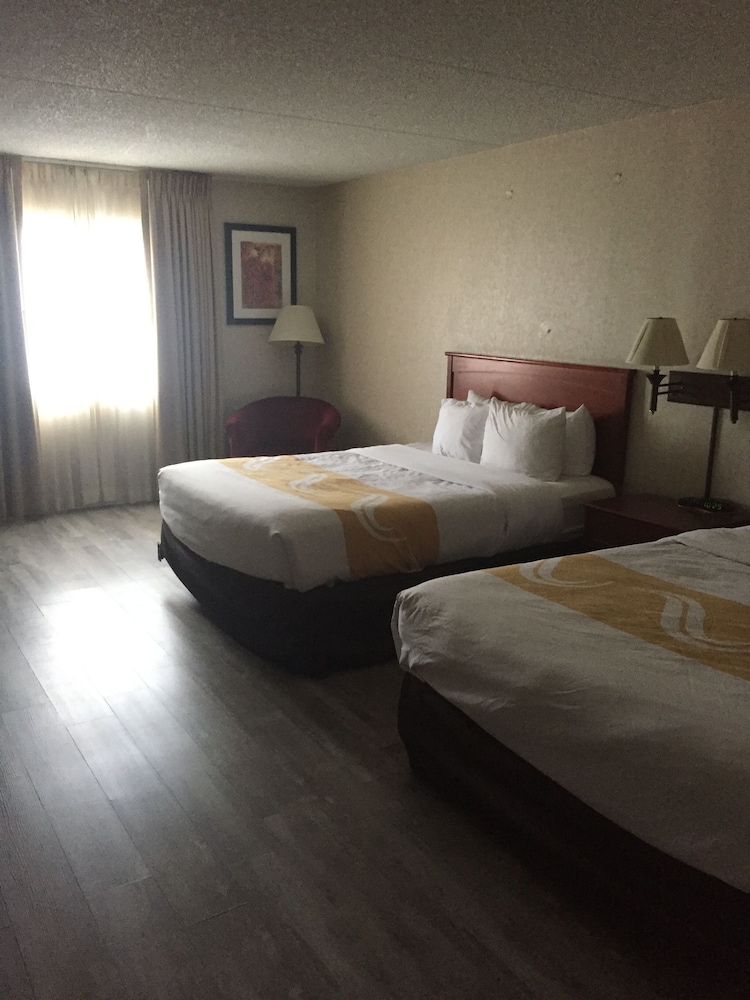 Quality Inn & Suites Albuquerque Midtown University Area - photo 7