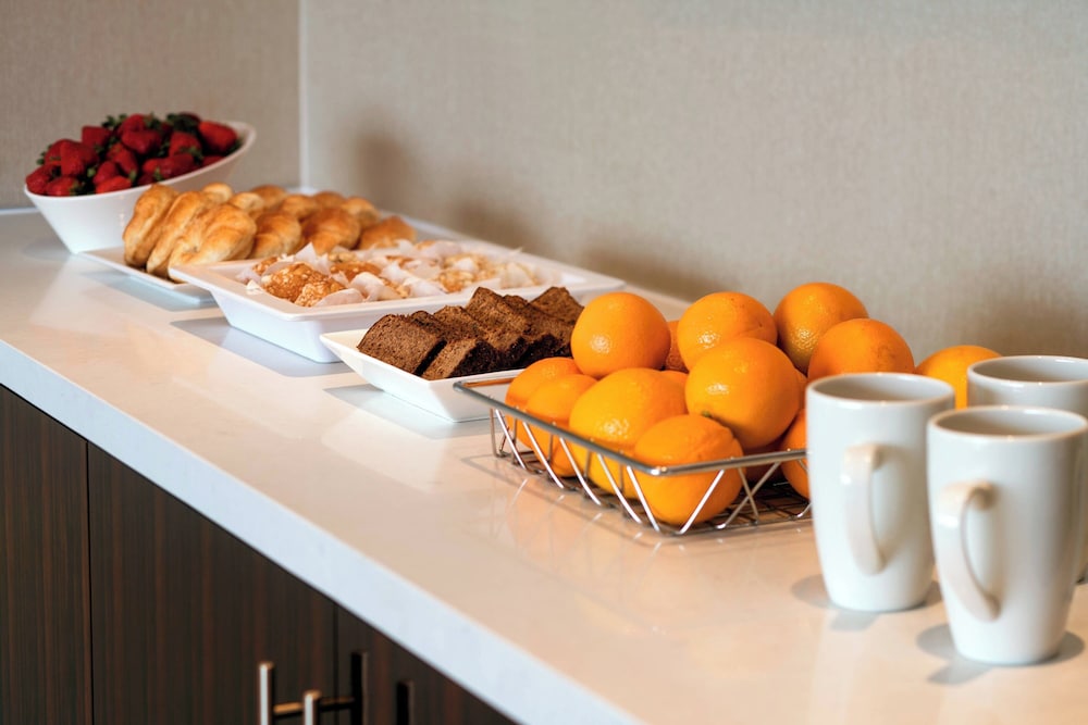 SpringHill Suites Los Angeles Burbank Downtown - photo 54