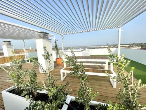 GATU PREMIUM Apartamento Palacio Oneto con Jardín Privado Preferente mayores de 25 años y familias — 4-Star Luxury Hotel in El Puerto De Santa Maria, Spain