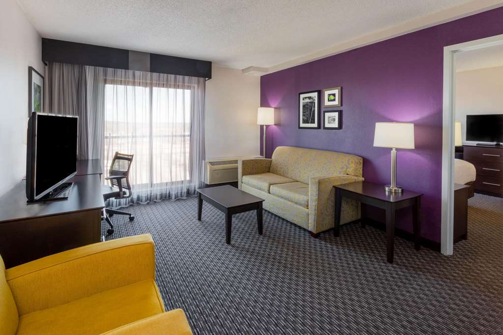 La Quinta Inn & Suites by Wyndham Minneapolis Bloomington W - photo 53