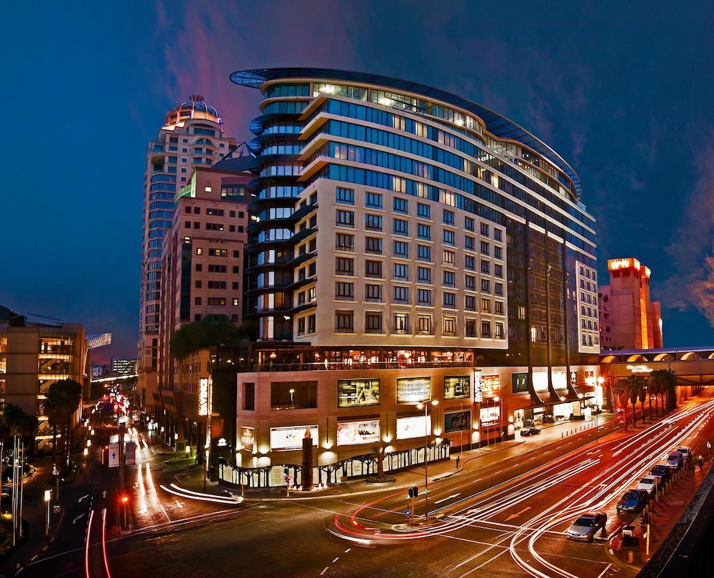 Davinci Hotel And Suites On Nelson Mandela Square — 5-Star Luxury Hotel in Johannesburg, South Africa