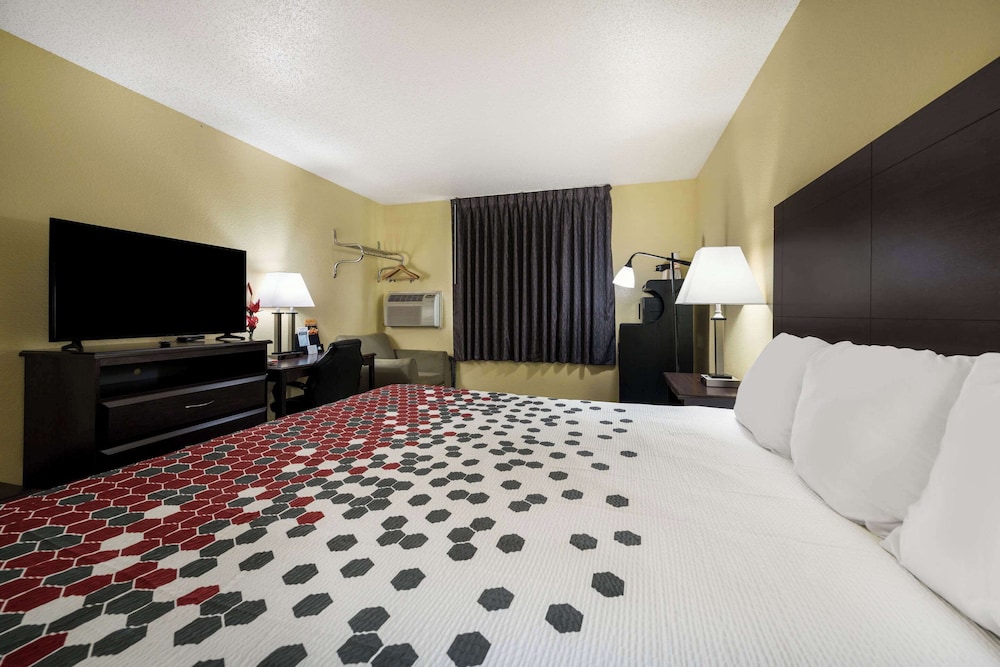 Econo Lodge Spotsylvania Town Center - photo 42
