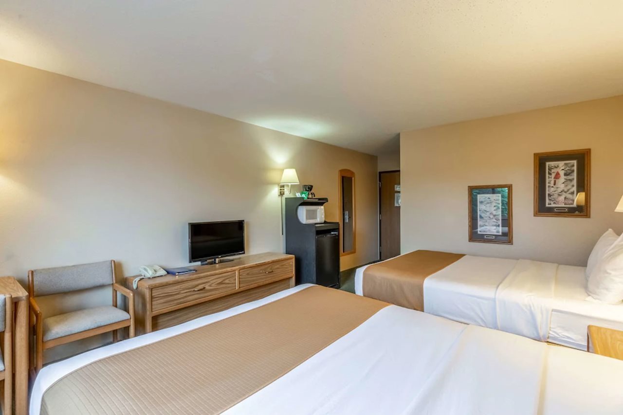 Rodeway Inn Rhinelander WI - photo 11