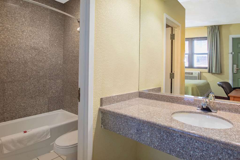 Days Inn by Wyndham Elmsford White Plains - photo 14
