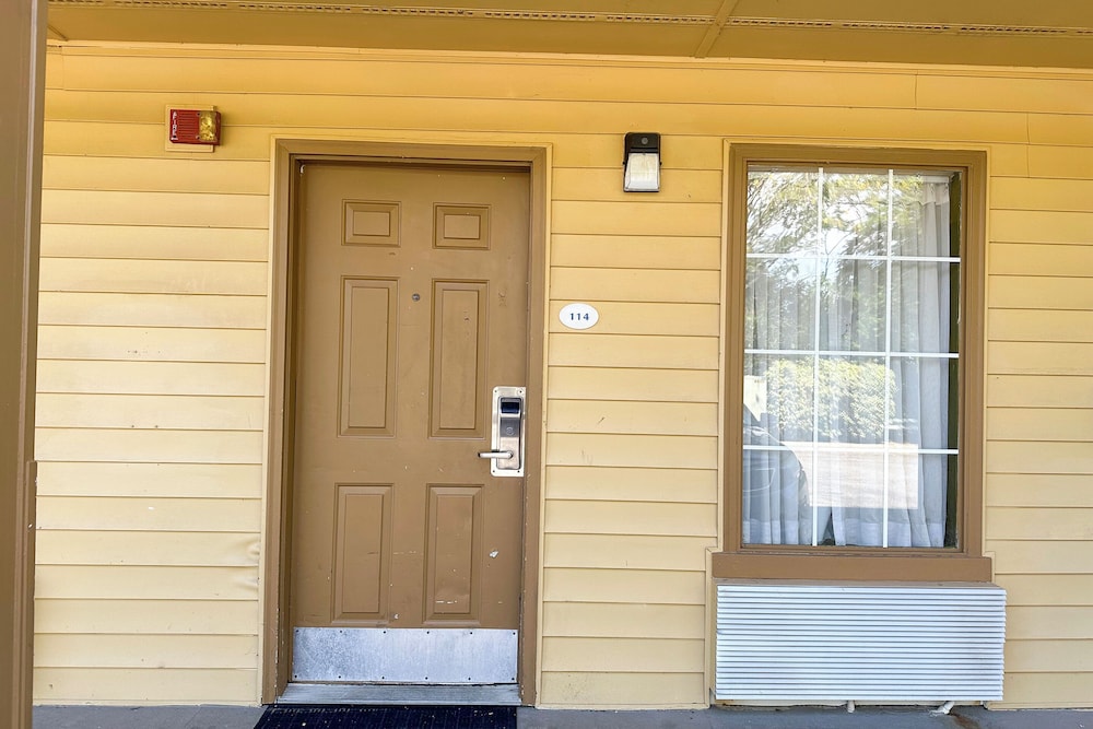 Bonita Lakes Inn by Capital O Meridian I20 - photo 27