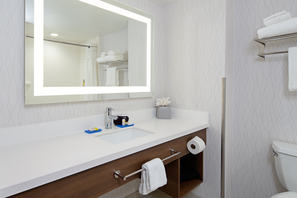 Holiday Inn Express Hotel & Suites Atascadero by IHG - photo 39