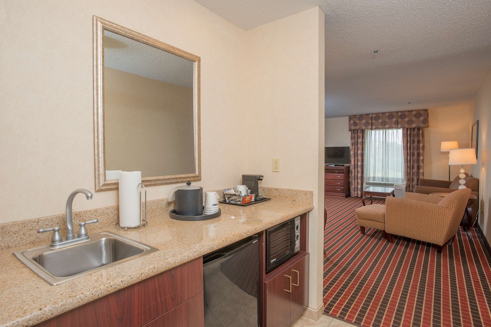 Hampton Inn & Suites Dayton Airport - photo 26