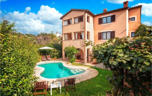 Beautiful Apartment In Pula With Wifi — 4-Star Luxury Hotel in Pula, Croatia