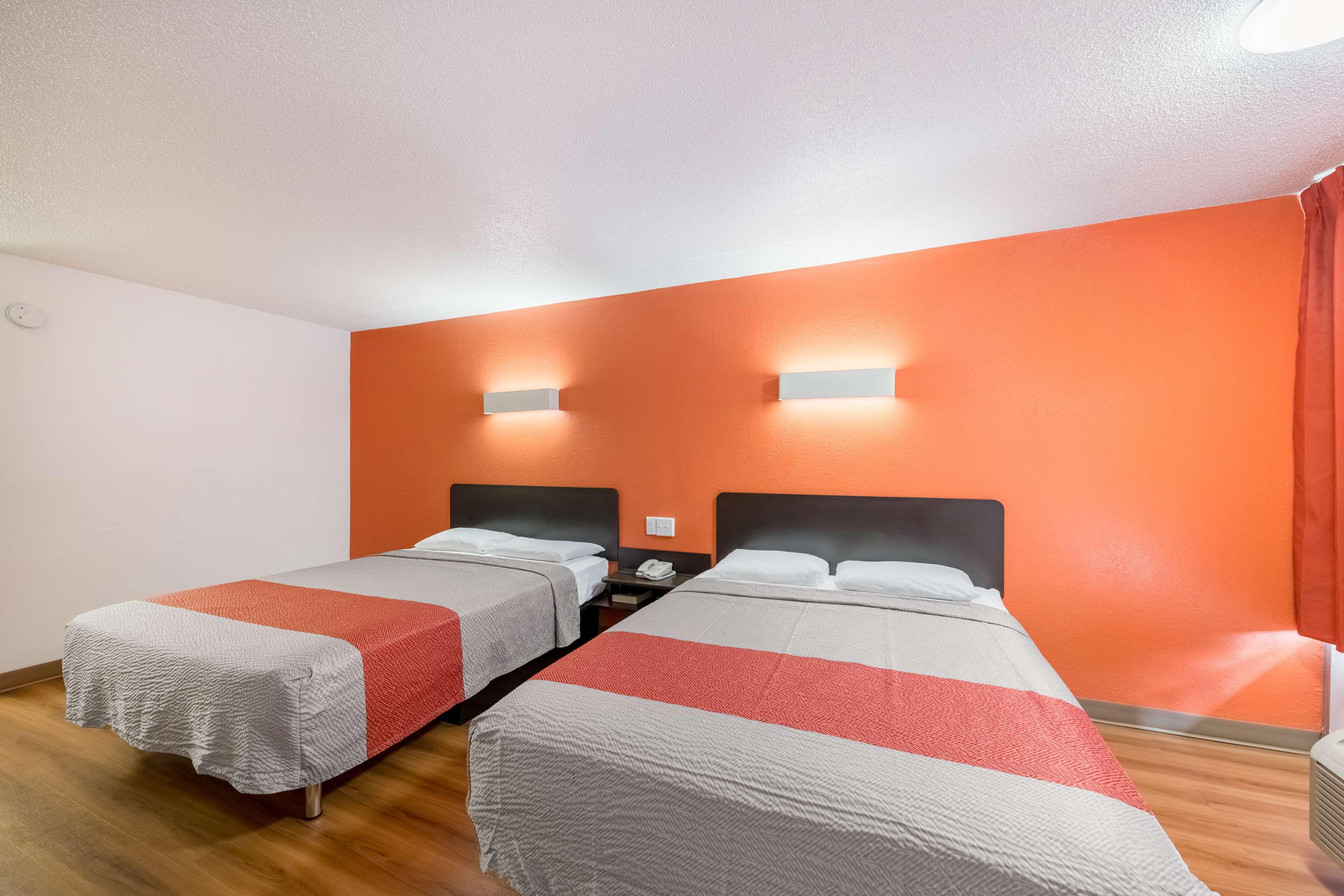 Motel 6 Bricktown - photo 8
