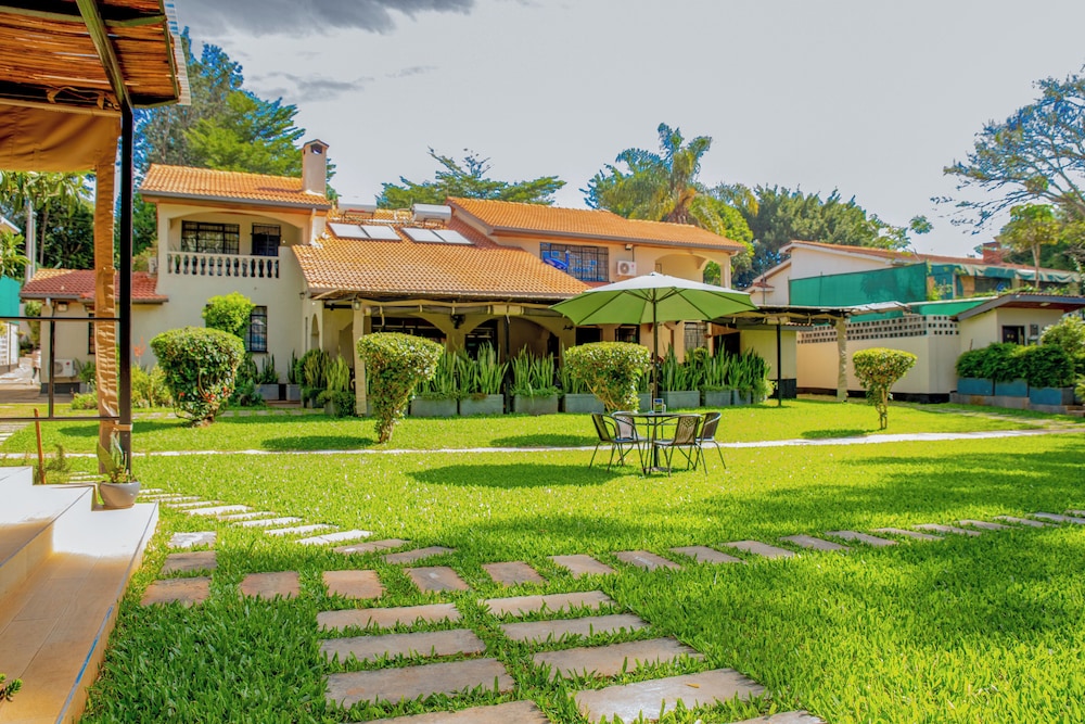 Cozy Stead Hotel Garden House Gigiri in Nairobi, Kenya