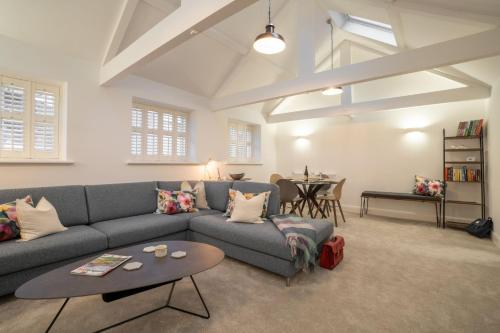 Contemporary Home by LetMeStay — 4-Star Luxury Hotel in Carnforth, United Kingdom