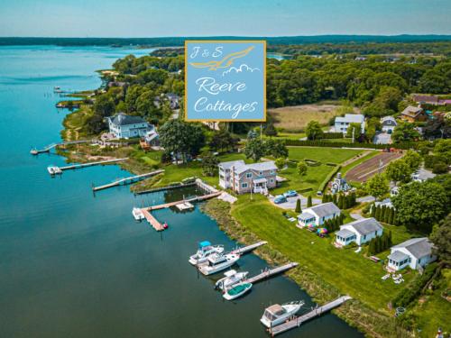 Waterfront Cottage 6 17908576 — Riverhead
