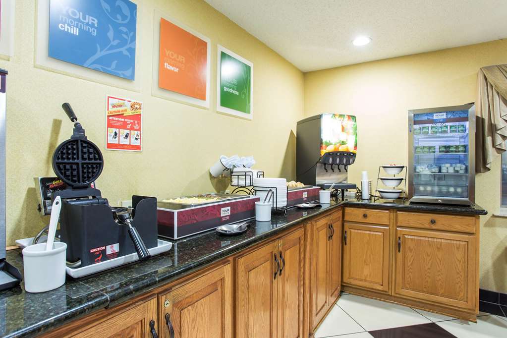Comfort Inn Columbia West - photo 40