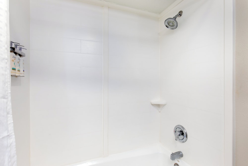 Holiday Inn Express Hotel and Suites Kings Mountain by IHG - photo 26