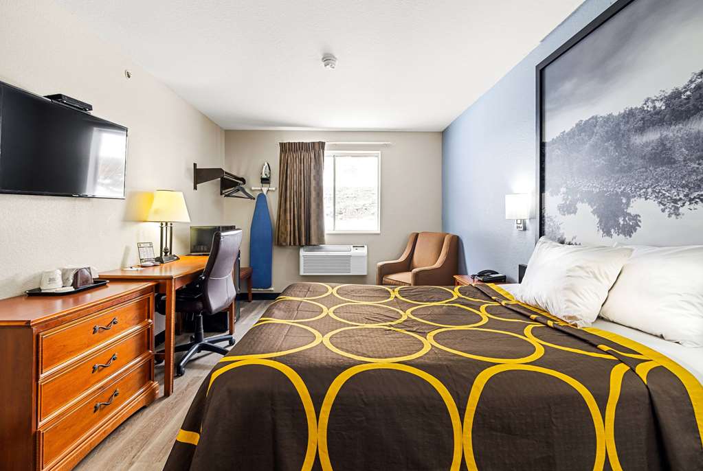 Super 8 by Wyndham Pittsburgh Monroeville - photo 37