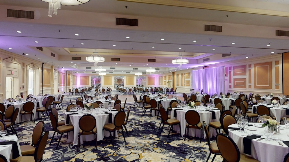 DoubleTree by Hilton Boston North Shore - photo 42