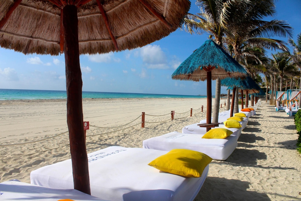The Grand Oasis Cancun All Inclusive