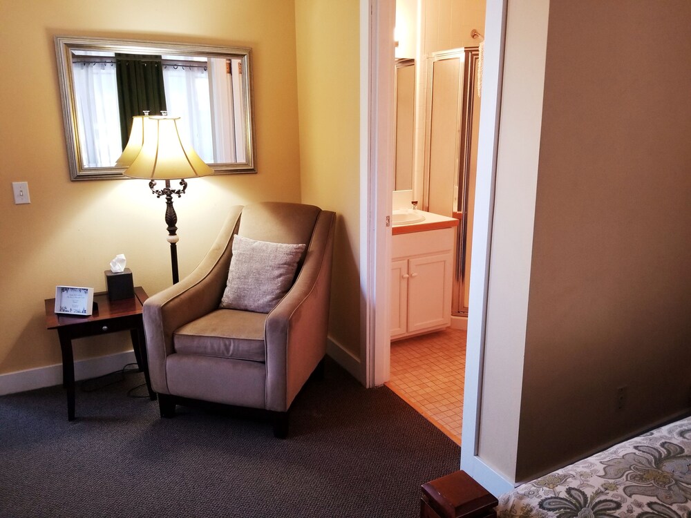 The Inn At Ellsworth Estate - photo 18